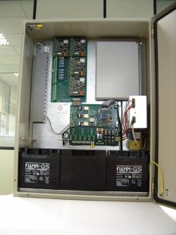 Охранная панель Temaline, 16 встроенных портов ввода/вывода, управление до 56 внешними модулями ввода/вывода (всего 240 извещателей)