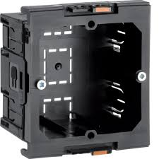 Установочная коробка фронтального закрепления, для телефонных, компьютерных и антенных розеток, в канале BR, колонне DA200, цвет чёрный